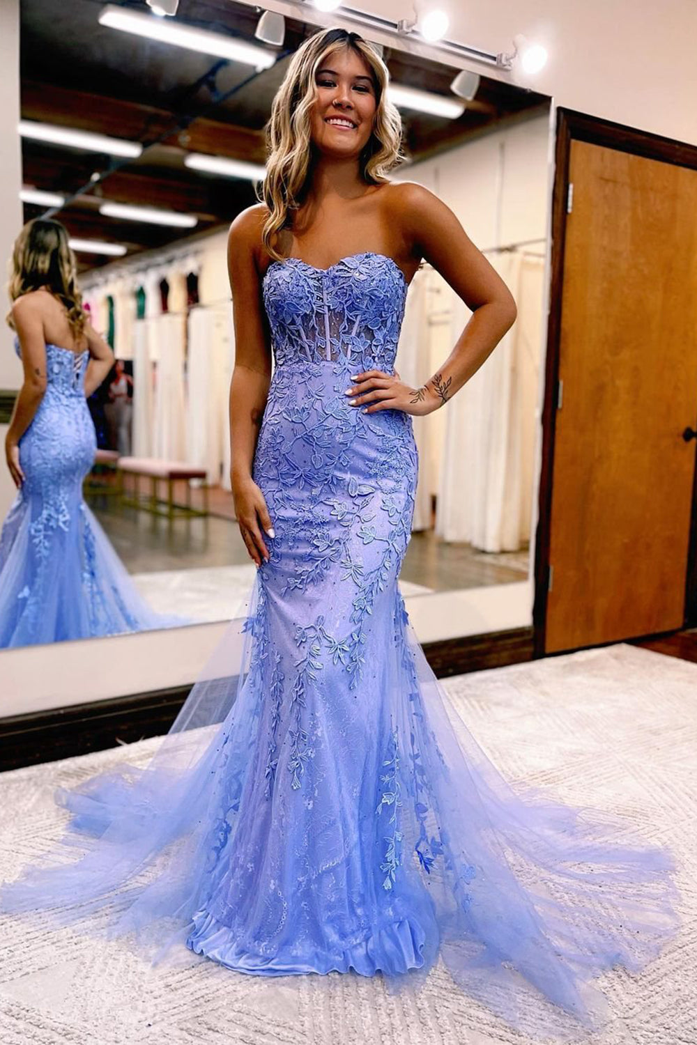 Sweetheart Neck Mermaid Prom Dress in Sky Blue with Appliques