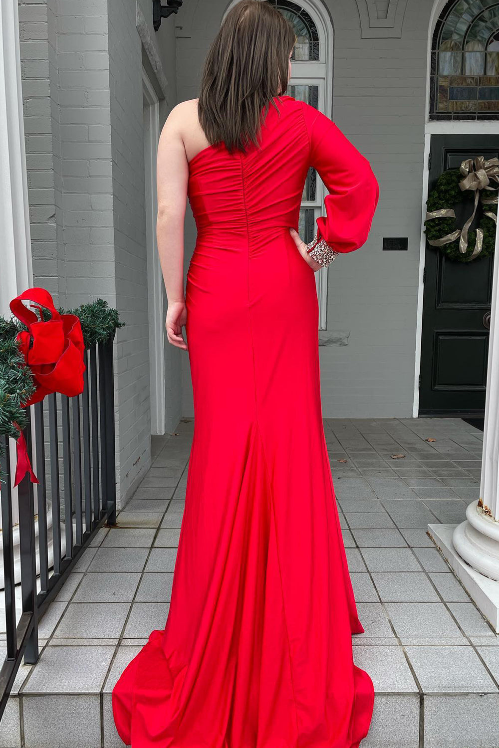 Black One-Shoulder Mermaid Gown with Side Slit for Prom