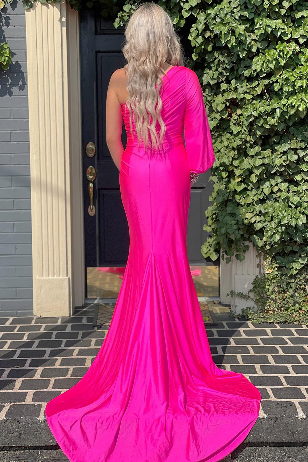 Black One-Shoulder Mermaid Gown with Side Slit for Prom