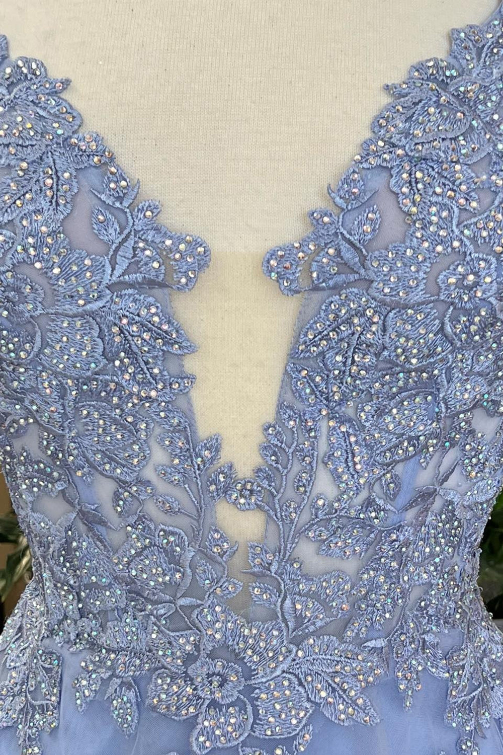Elegant Blue Long A-Line Prom Dress with Spaghetti Straps and Appliques