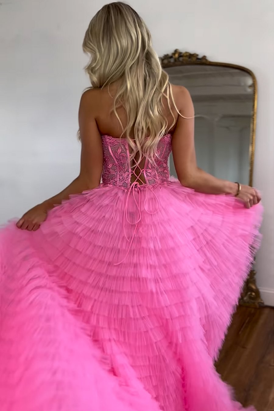 Elegant Pink Sweetheart Corset A-Line Prom Dress Featuring Appliques