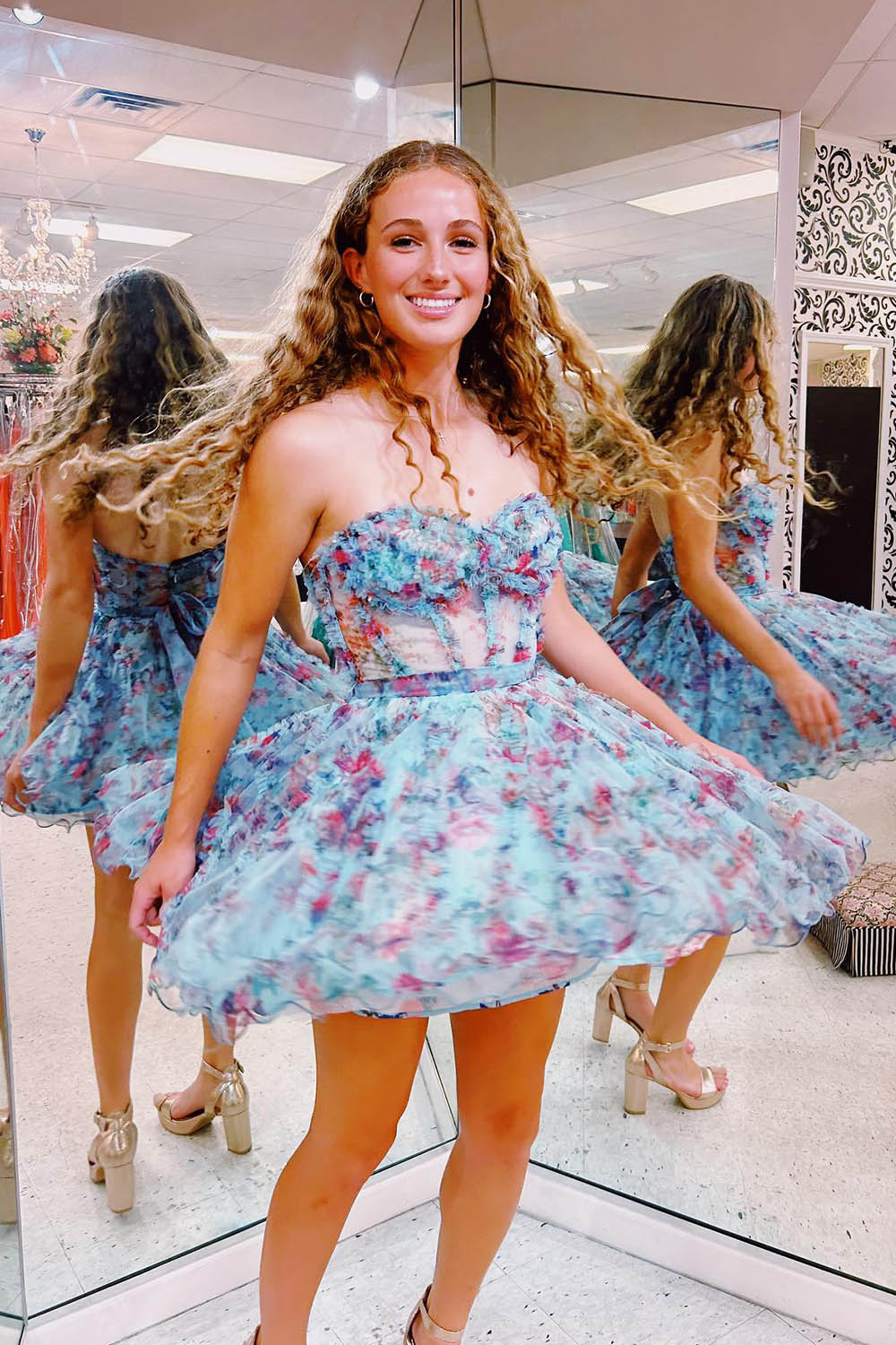 A-Line White Flower Sweetheart Corset Floral Homecoming Dress/Mini Dress with Ruffles