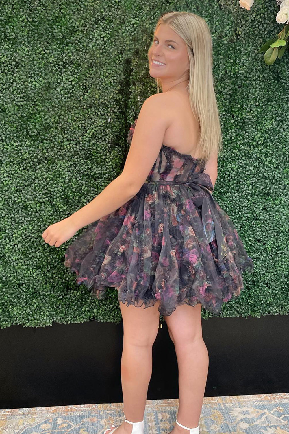 A-Line White Flower Sweetheart Corset Floral Homecoming Dress/Mini Dress with Ruffles