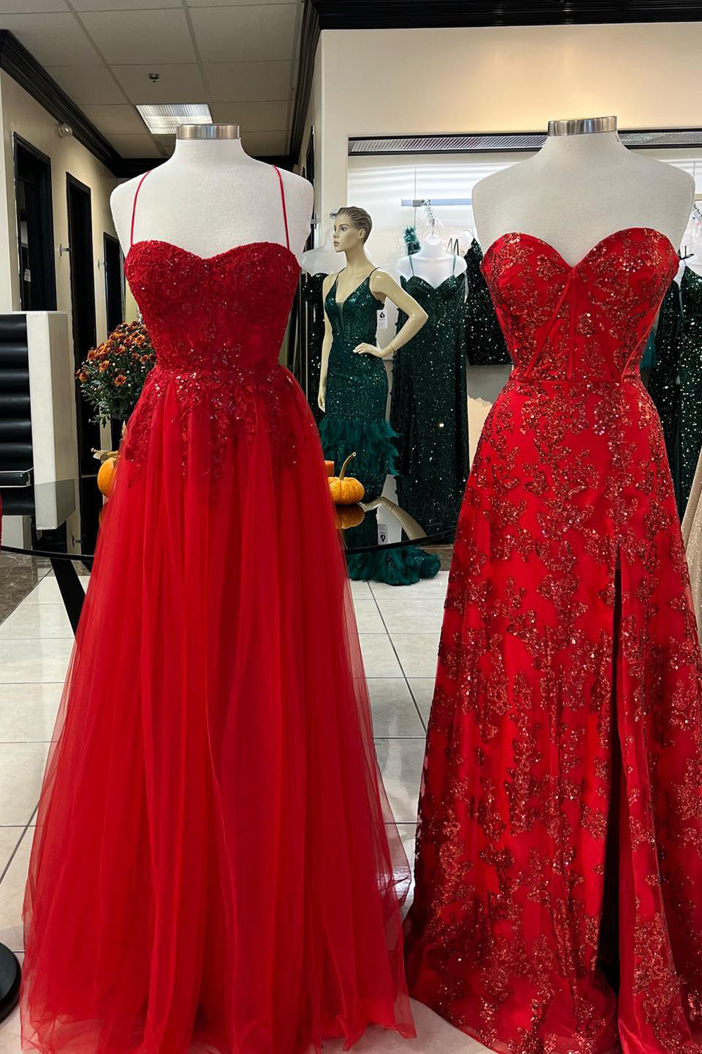 Elegant Dark Red A-Line Prom Dress with Spaghetti Straps and Appliques