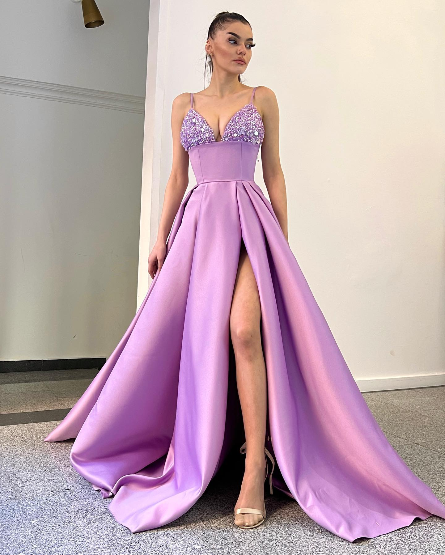 Lavender A-Line Spaghetti-Straps Sequins Evening Dress With Split