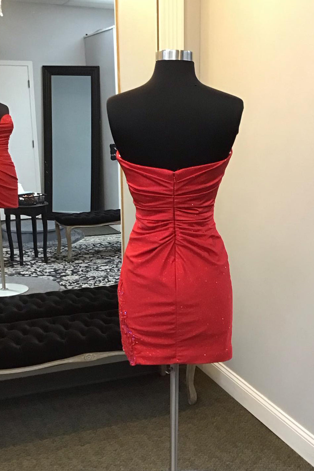 Glitter Red Sweetheart Tight Short Homecoming Dress/Mini Dress with Appliques