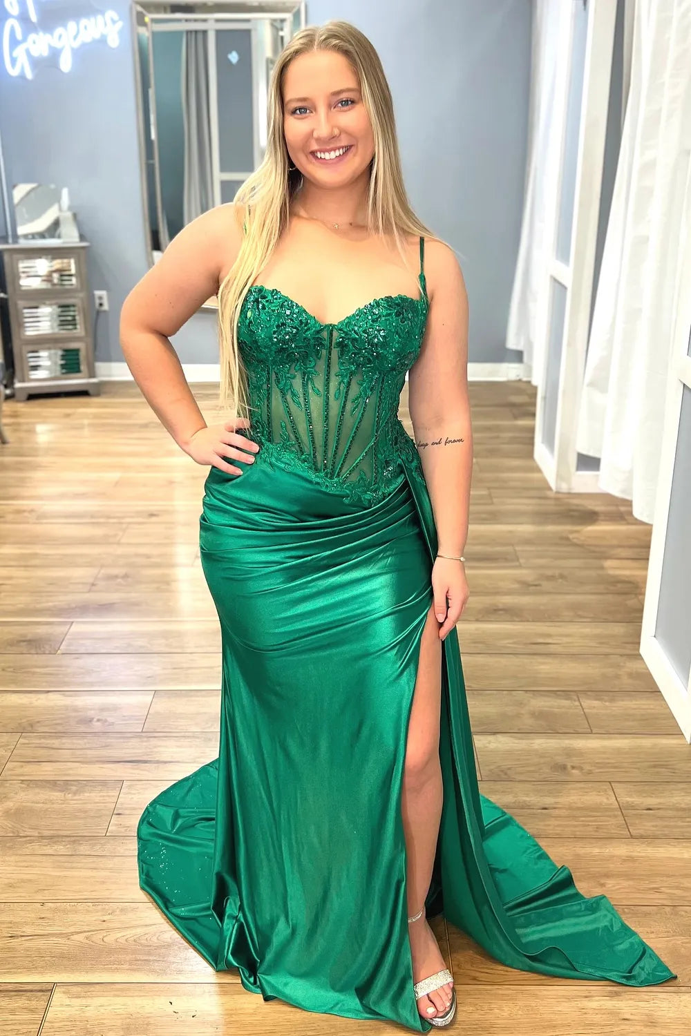 Elegant Silver Satin Mermaid Prom Dress with Spaghetti Straps and Appliques