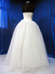 Sweetheart Ball Gown Wedding Dresses with Bow and Tulle Floor-length