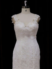 Lace Chapel Train Sweetheart Trumpet/Mermaid Wedding Dresses