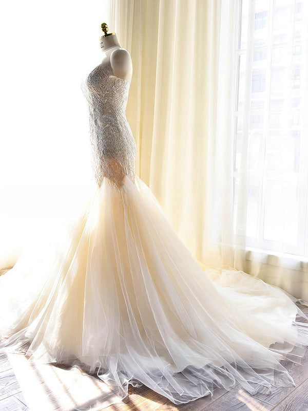 Glamorous Sweetheart Trumpet/Mermaid Wedding Dress with Appliques Lace and Tulle Court Train
