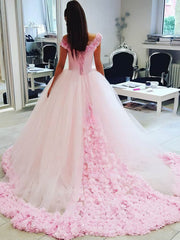 Off-the-shoulder Tulle Ball Gown Court Train Wedding Dress with Appliques Lace