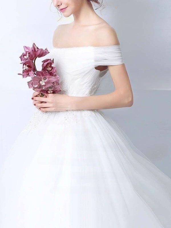Timeless Elegance - Ball Gown Off-the-shoulder Tulle Floor-length Wedding Dress With Appliques Lace