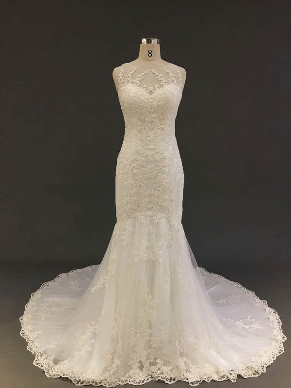 Luxurious Trumpet/Mermaid Illusion Tulle Court Train Wedding Dress With Appliques Lace