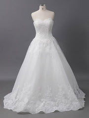 Beautiful Appliques Lace Sweetheart Wedding Dress with Tulle Court Train