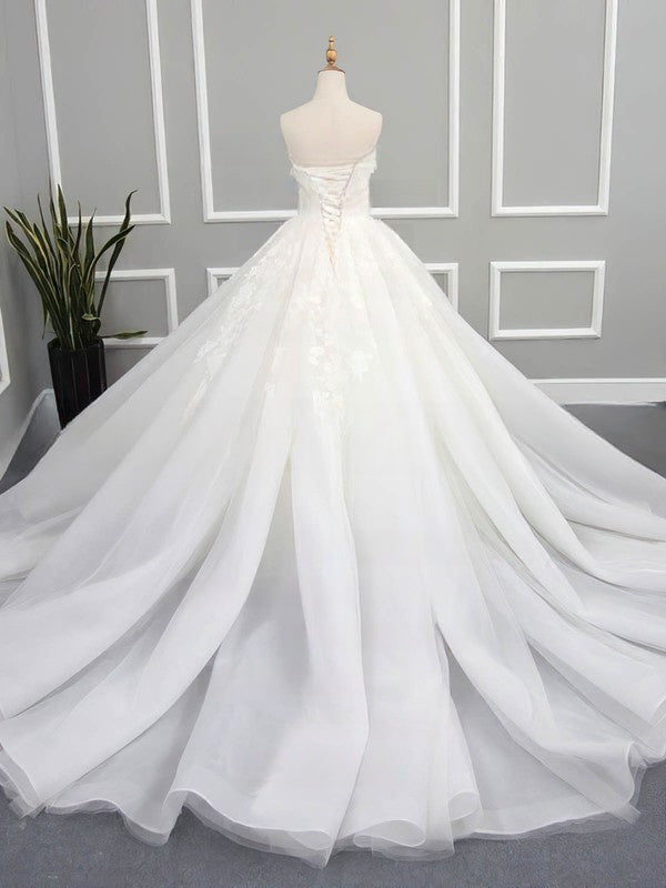 Organza Chapel Train Wedding Dress with Appliques Lace for Ball Gowns