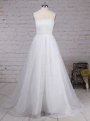 A-line Sweetheart Tulle Wedding Dress with Appliques Lace and Sweep Train