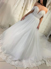Elegant Off-the-shoulder Tulle Ball Gown Wedding Dress With Appliques Lace