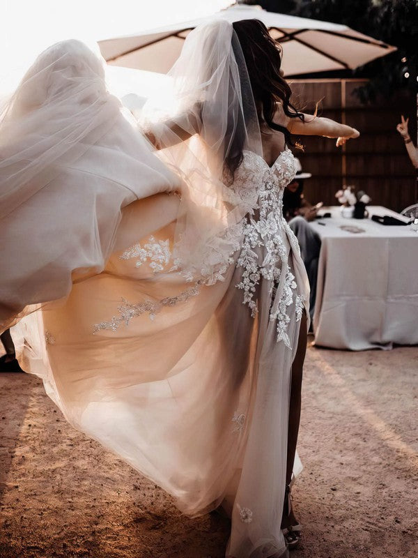 Elegant Sweetheart Tulle Court Train Wedding Dress with Split Front
