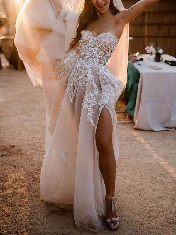 Elegant Sweetheart Tulle Court Train Wedding Dress with Split Front