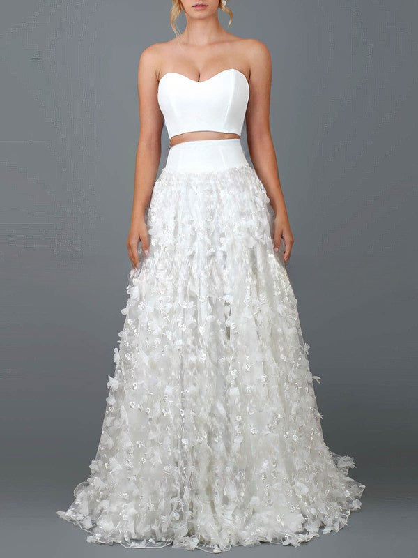 Elegant Lace Appliques Sweetheart Ball Gown Wedding Dress