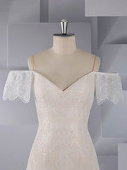 Elegant Off-the-shoulder Lace Trumpet/Mermaid Sweep Train Wedding Dress